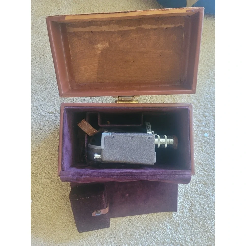 1940's VINTAGE Revere Eight Magazine‎ Cine Eight Model Sixty Seven with box